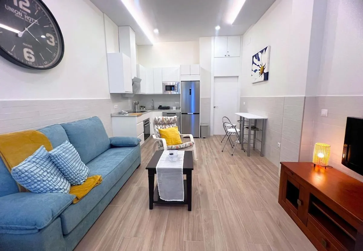 Evans Realty Bo Martiricos Estudio & Renovado Malaga Apartment
